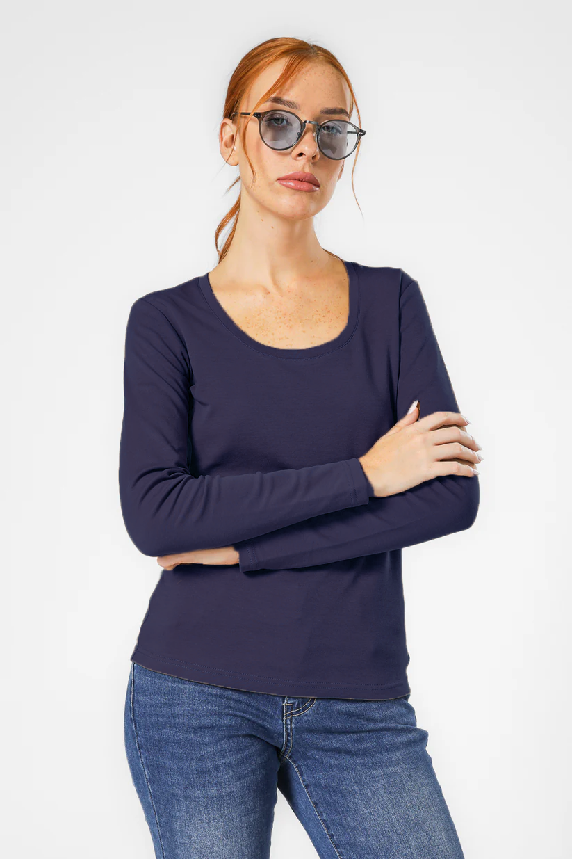 טישירט מפתח עמוק