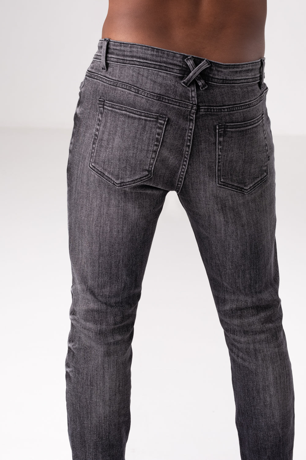 ג'ינס סקיני לגברים
