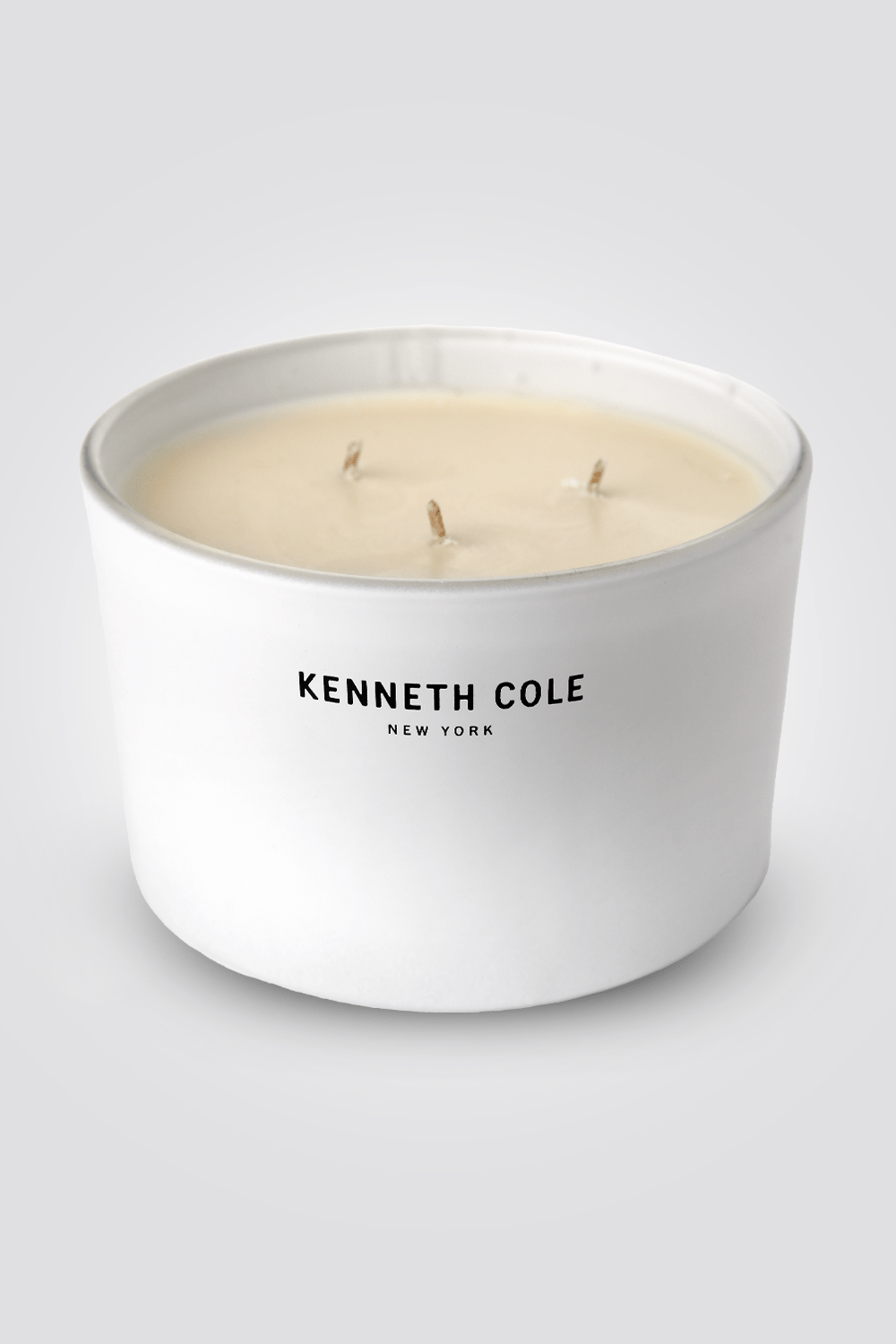 נר ריחני דקורטיבי בריח אוריינטל רוז 550 גר' בצבע לבן