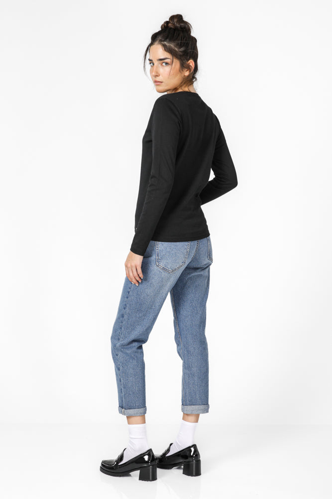 טישירט ארוכה עם מפתח וי | קנת קול