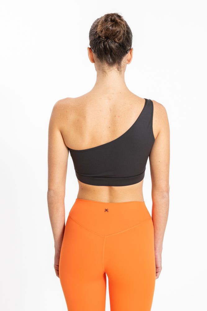 טופ אימון לנשים One Shoulder בצבע שחור