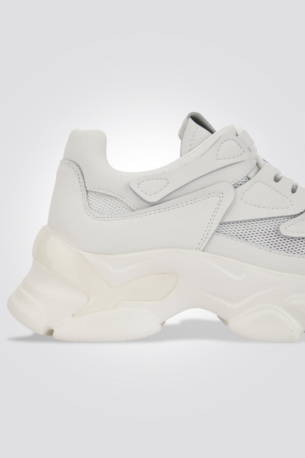 נעלי טריינר לנשים לבן וכתום