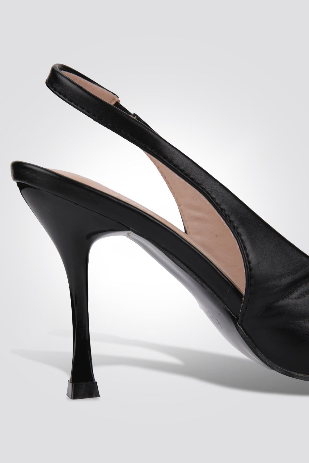 נעל עקב נשים שפיץ