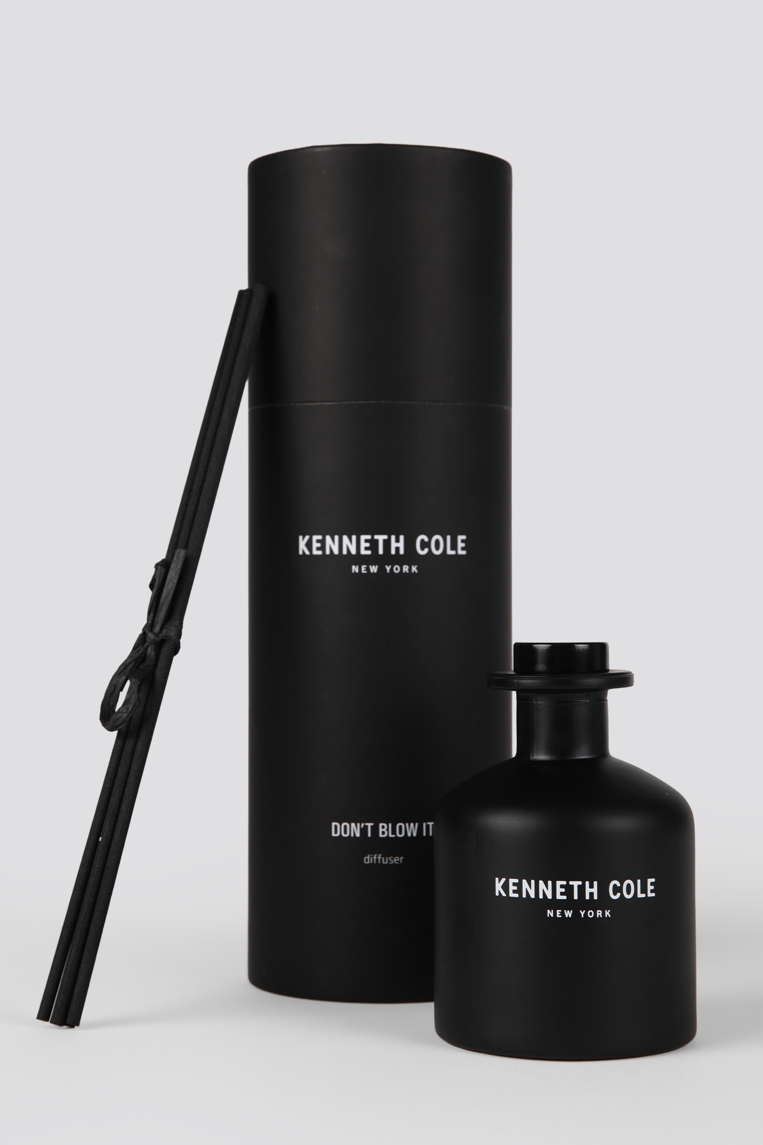 מפיץ ריח שחור 250 מ"ל + מקלות