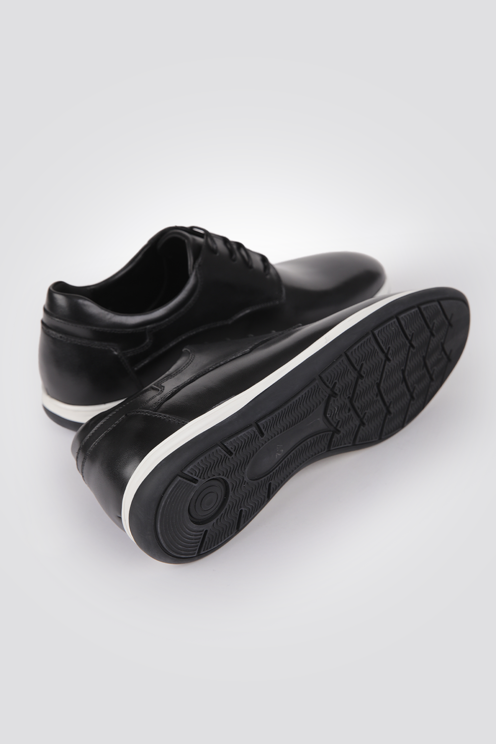 נעלי עור אלגנטיות לגברים