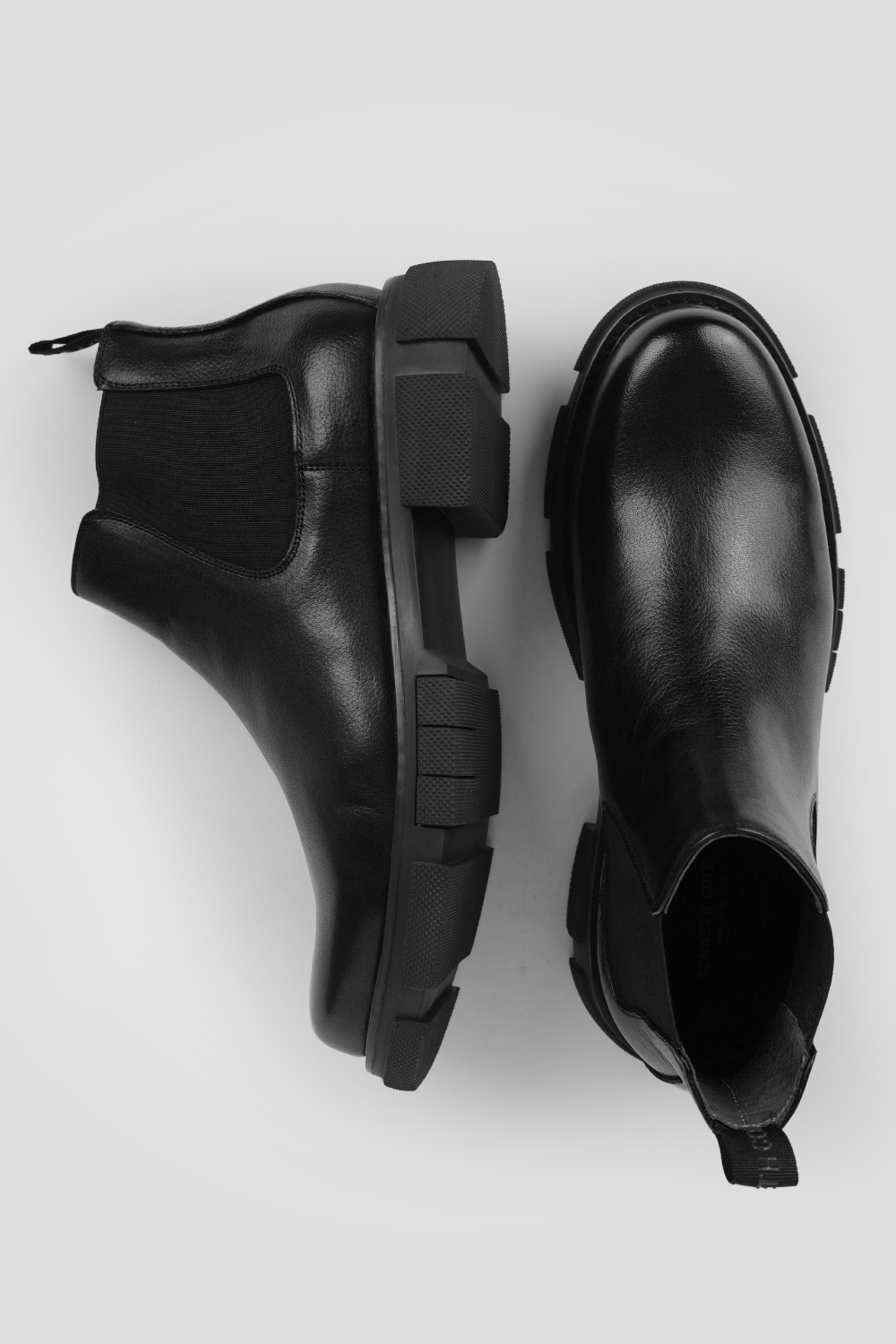 מגפוני עור לגברים בצבע שחור