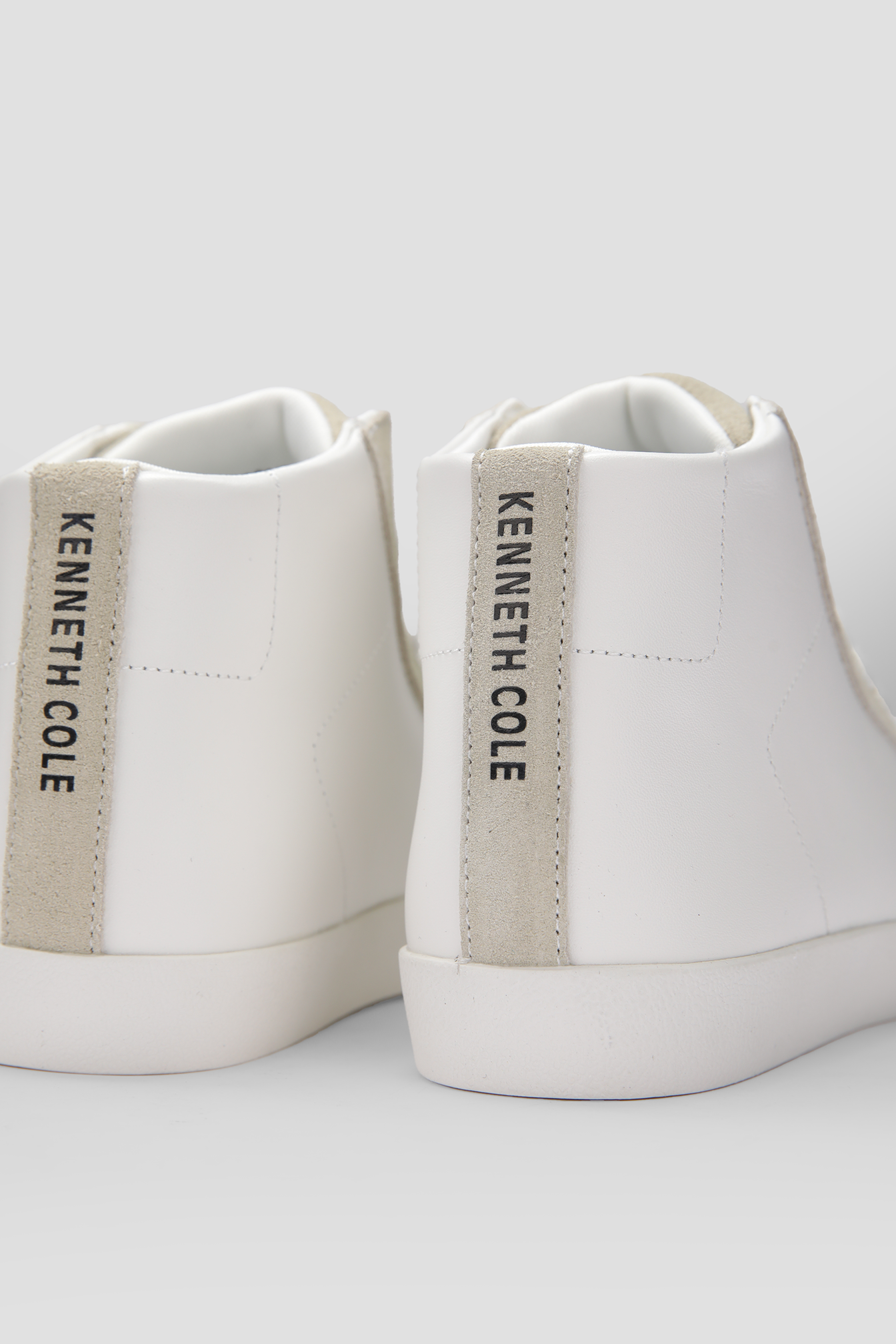 נעלי סניקרס גבוהות לנשים בצבע לבן/בז'