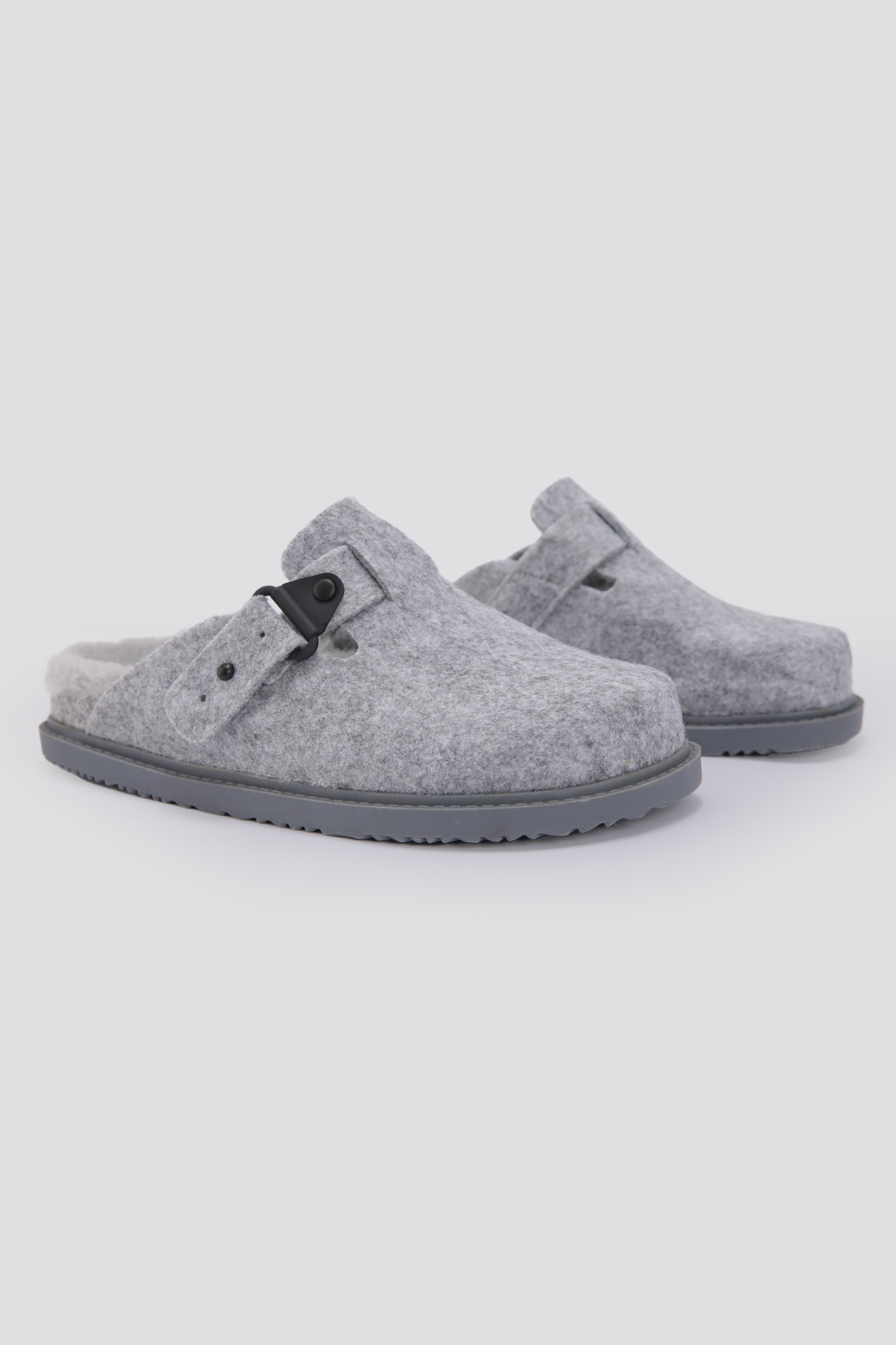 נעלי בית לבד לנשים בצבע אפור