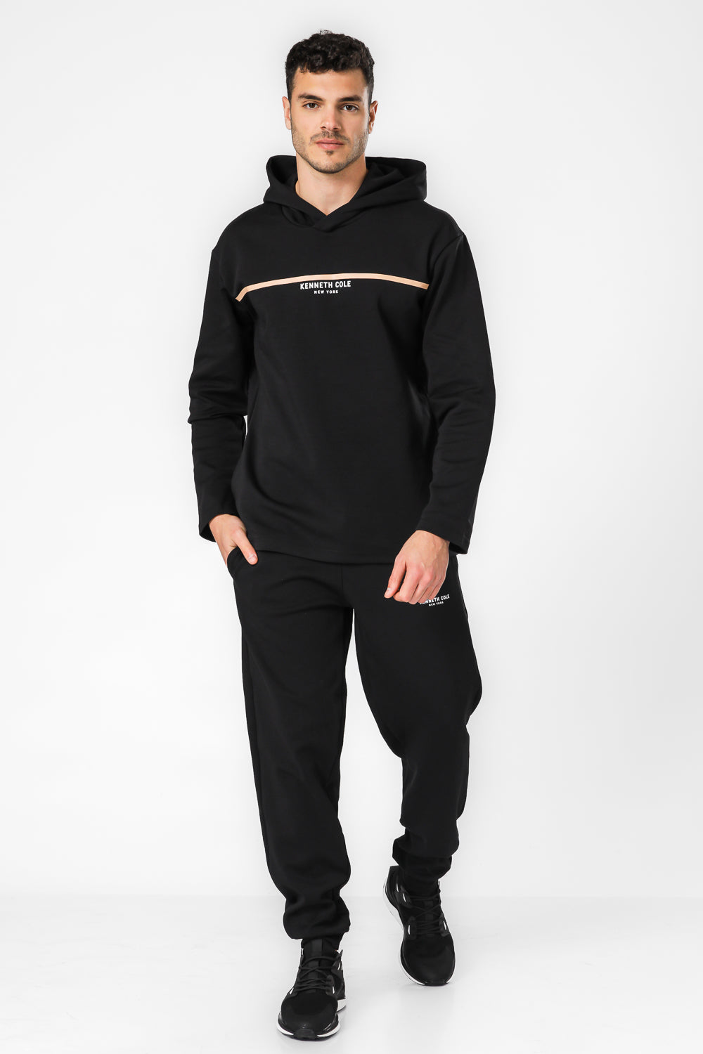 סווטשירט אינטרלוק בצבע שחור פס בחזית