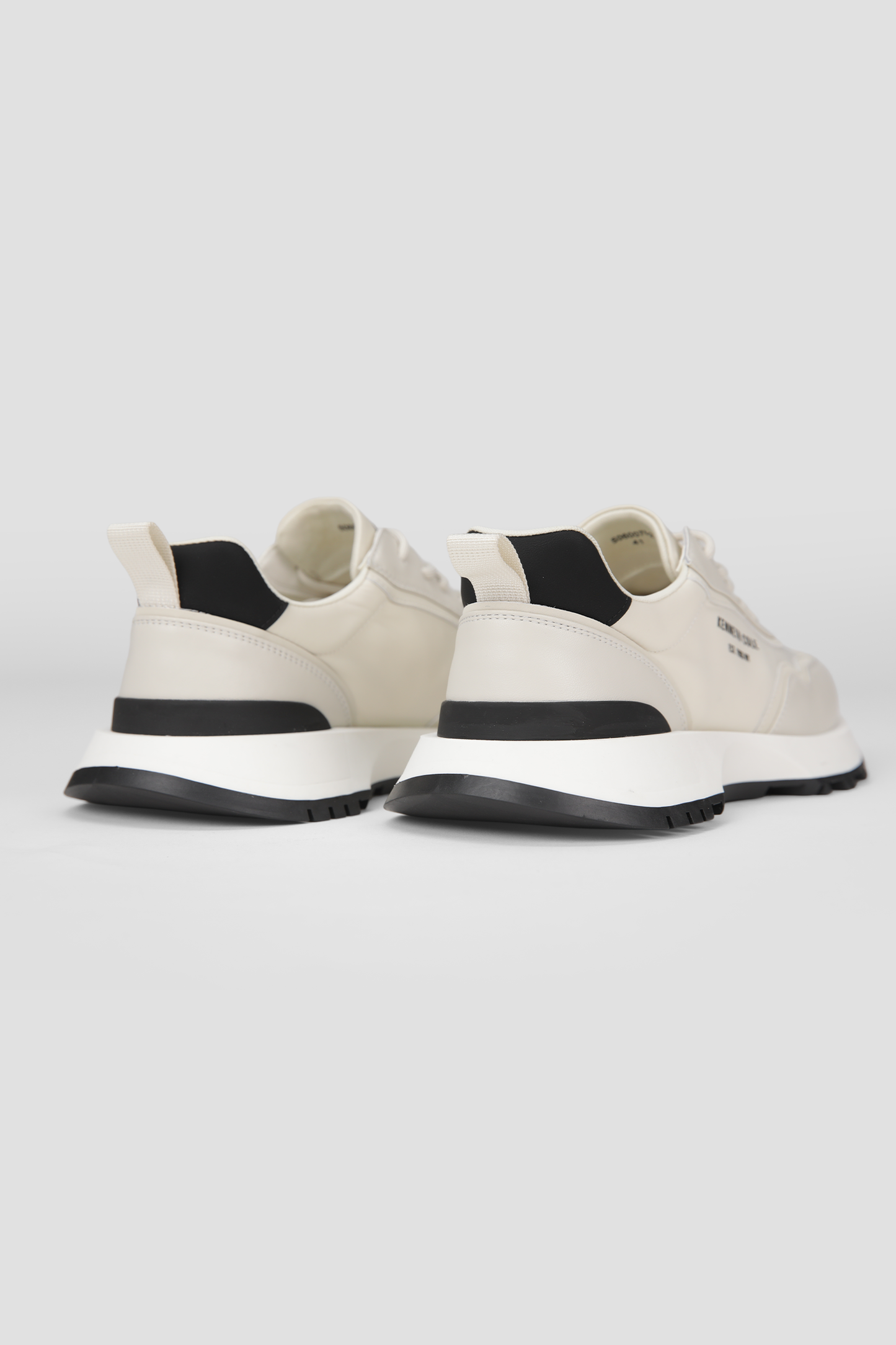 נעלי הליכה עור גברים