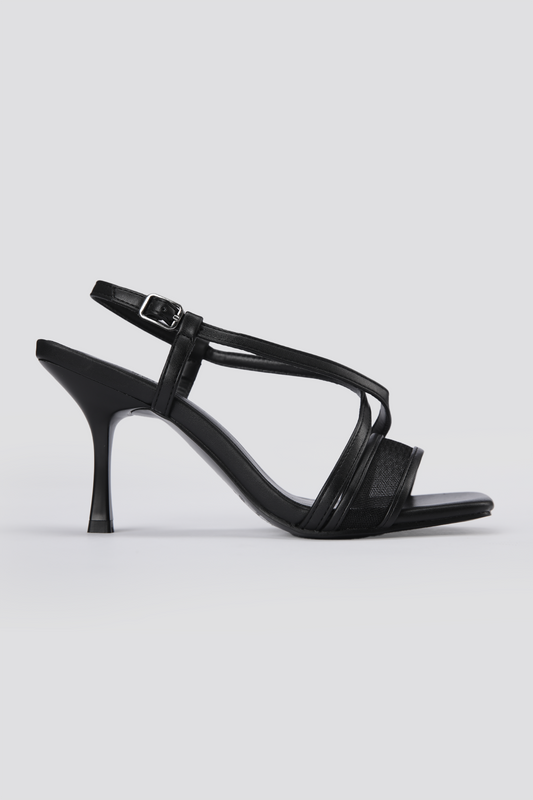 נעלי עקב דמוי עור בצבע שחור