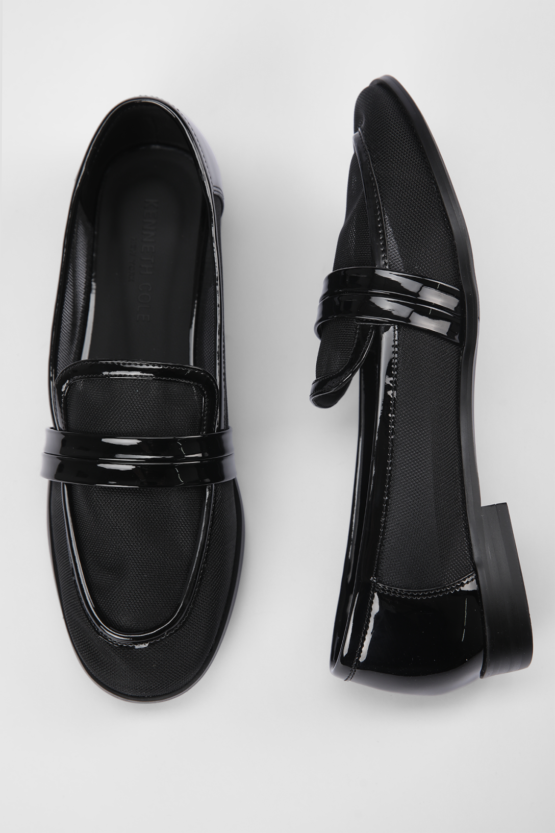 נעלי מוקסין בצבע שחור משולב לקה ובד רשת