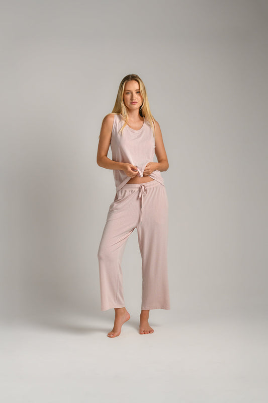 מכנסי בית בגזרה מתרחבת לנשים