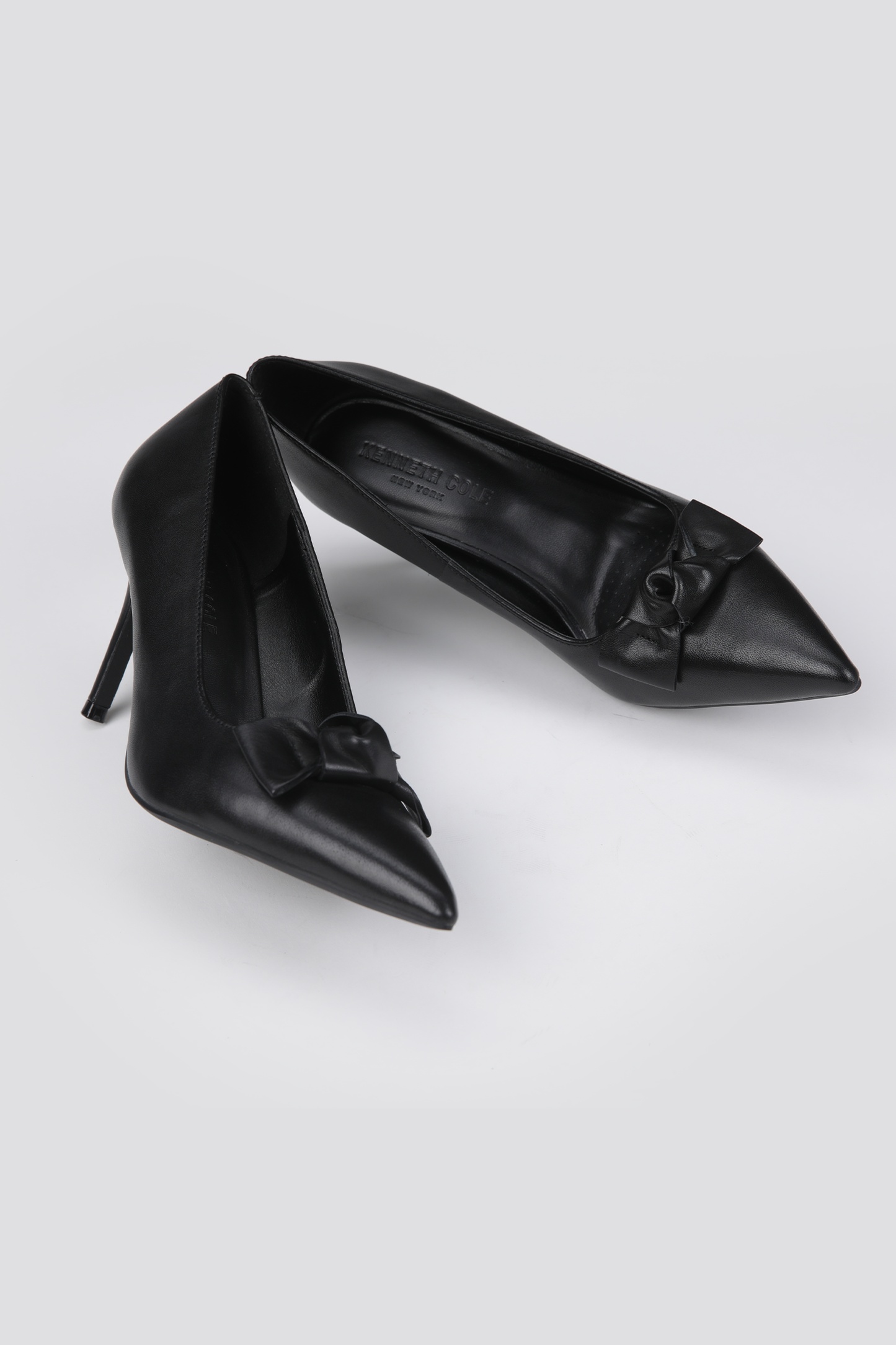 נעלי עקב עם קישוט פפיון | קנת קול