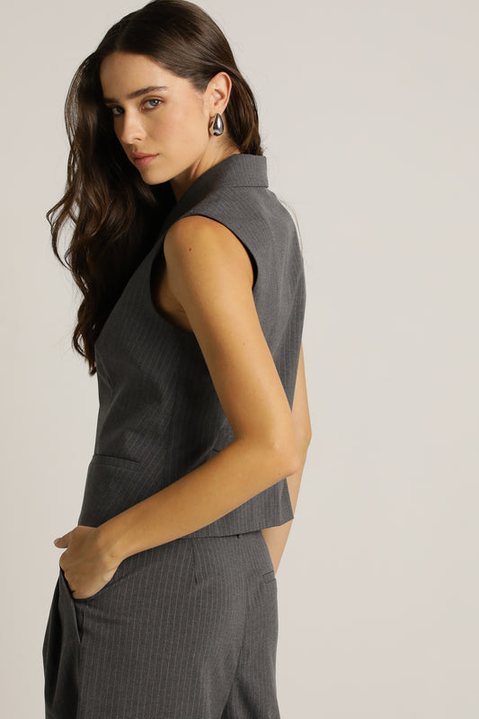 וסט מחויט עם צווארון | קנת קול