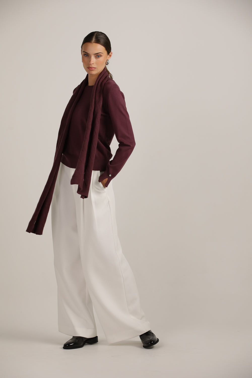 צעיף סרוג עם דוגמה עדינה | קנת קול