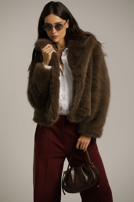 מעיל פרווה מלאכותית בגזרה קצרה | קנת קול