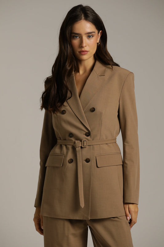 בלייזר בגזרת אוברסייז עם חגורת מותן | קנת קול