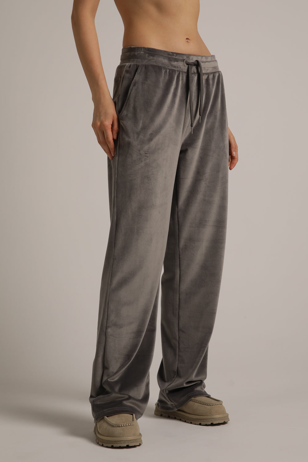 מכנסי טרנינג קטיפה בגזרה ישרה | קנת קול