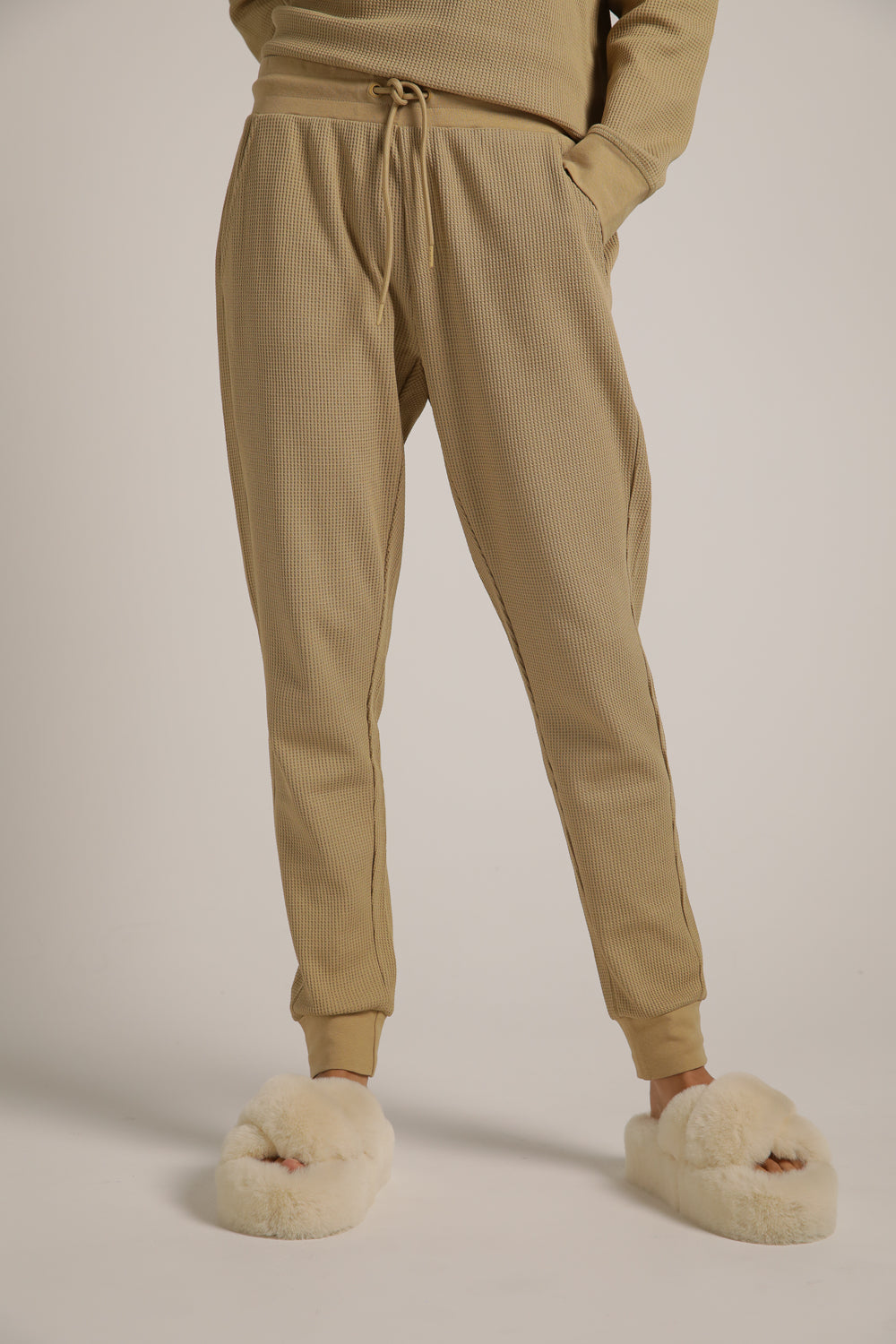 מכנסי ג'וגר בסריגת וואפל | קנת קול