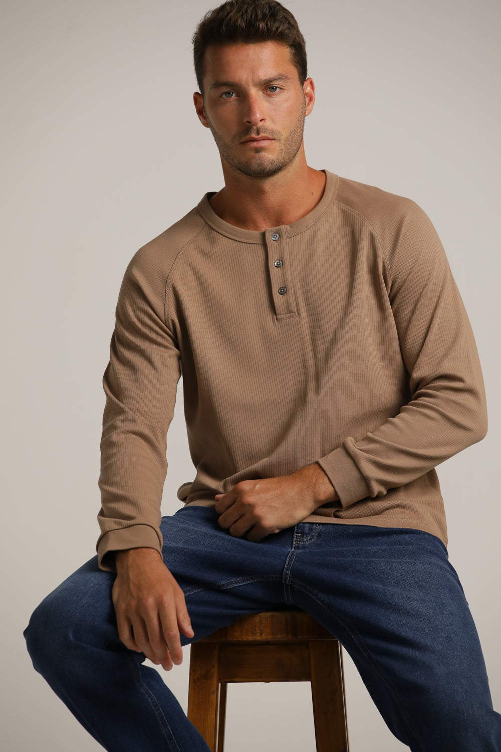 חולצה ארוכה עם כפתרה בחזית | קנת קול