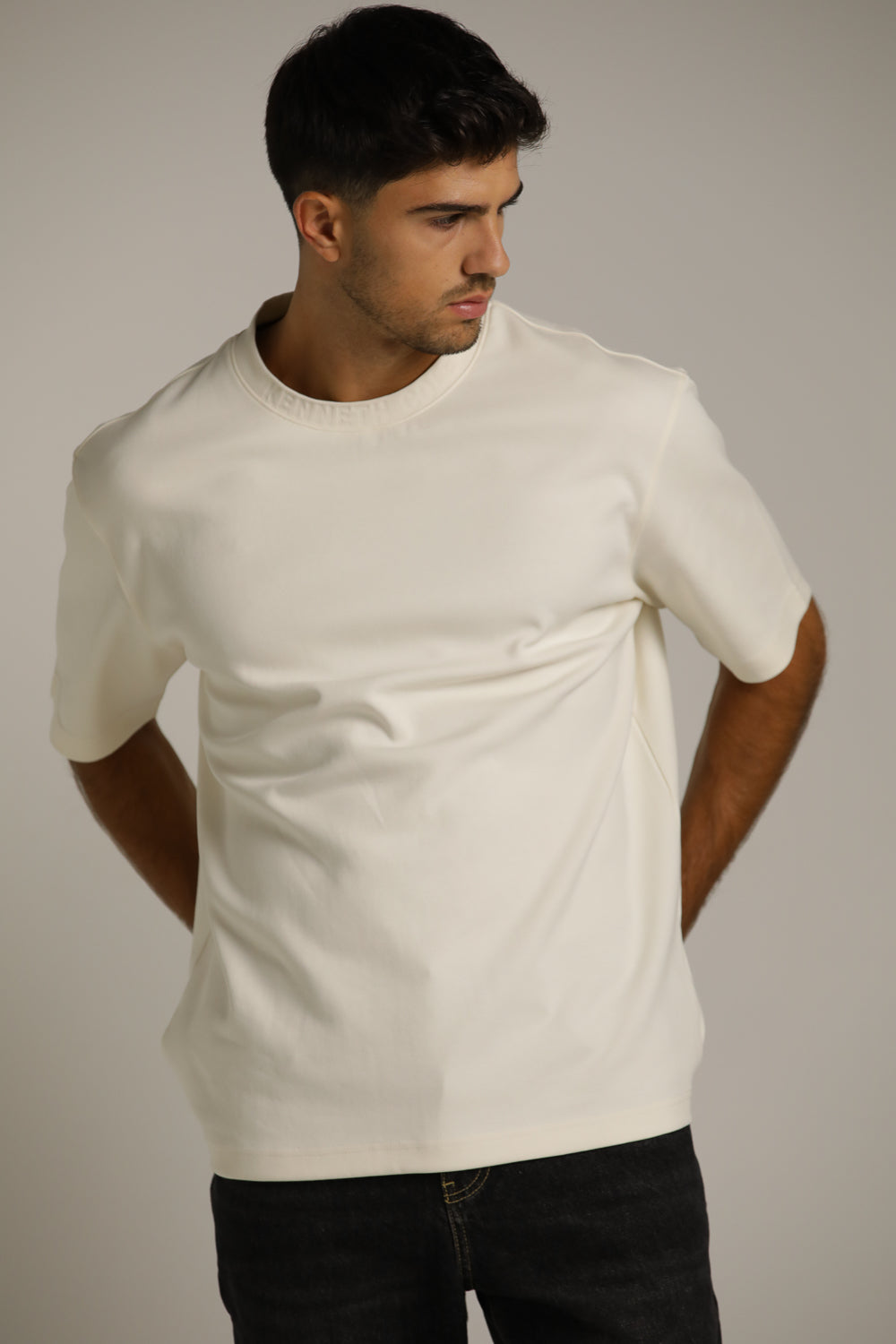 טישירט אוברסייז עם לוגו מוטבע בצווארון | קנת קול