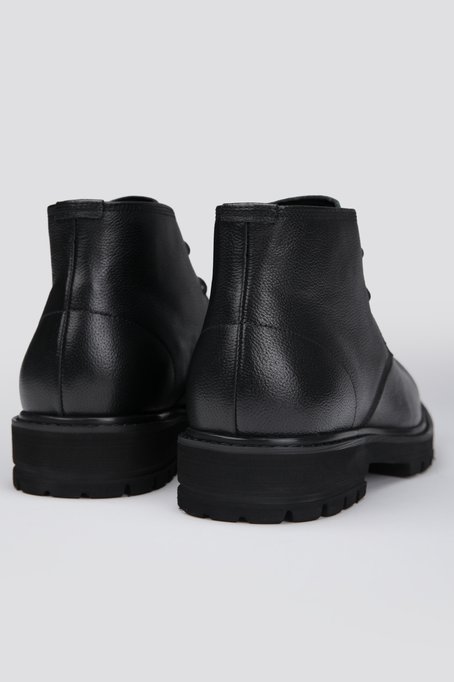 מגפוני עור בצבע שחור | קנת קול