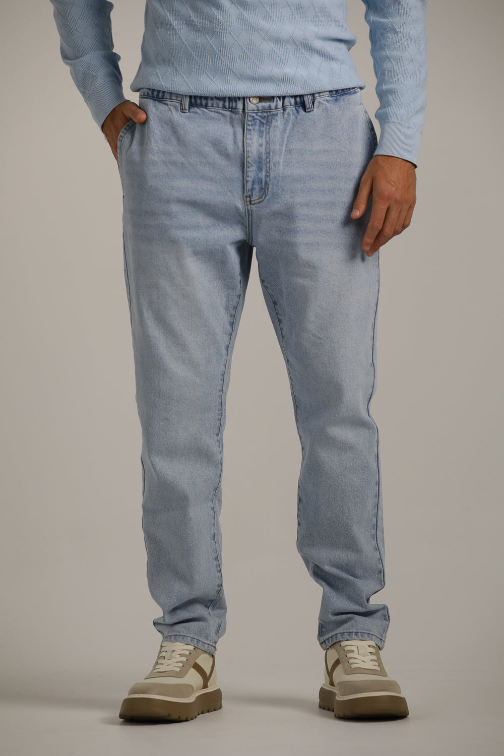 מכנסי ג'ינס במראה שטוף ובגזרת סלים | קנת קול