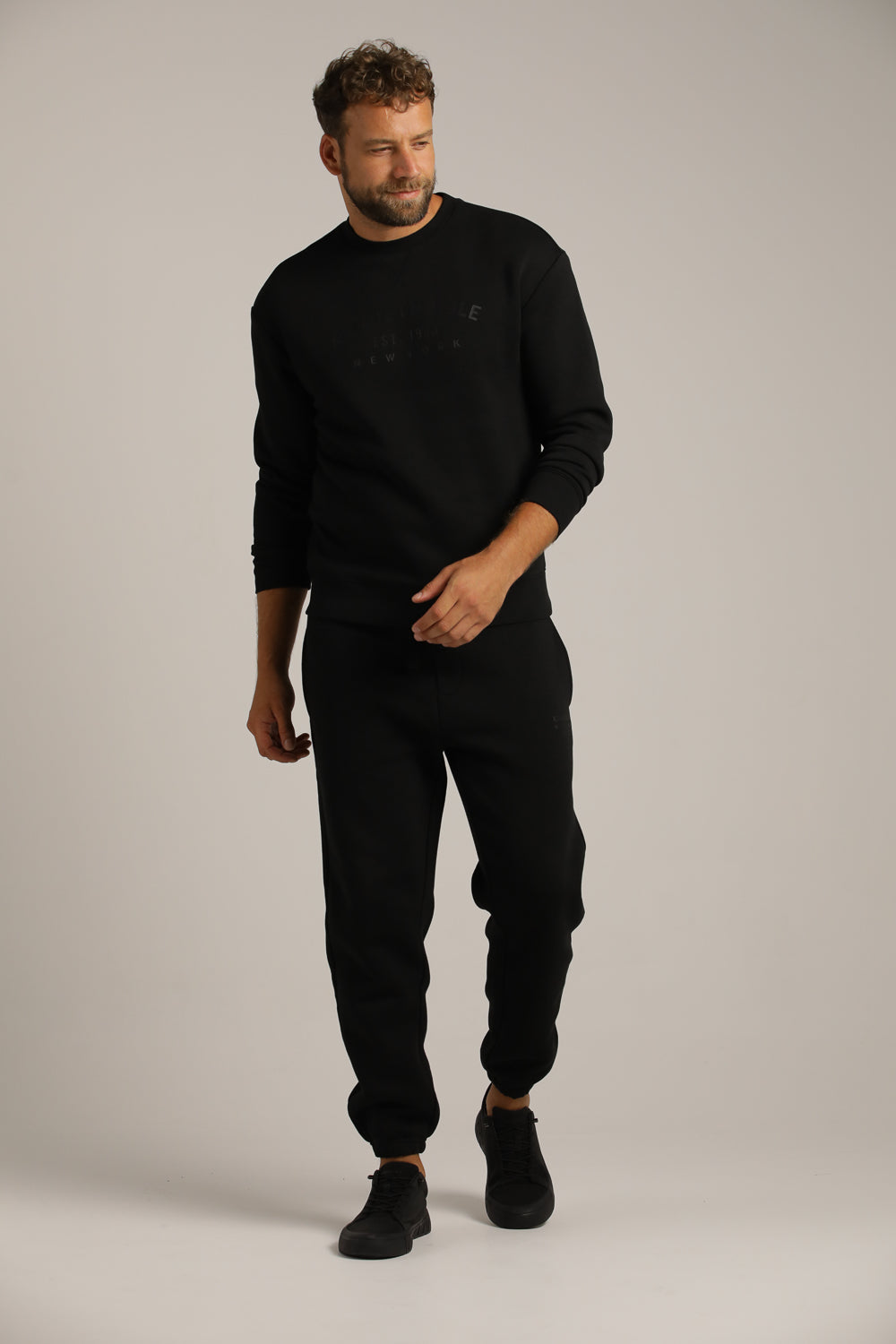 מכנסי ג'וגר ארוכים עם הדפס לוגו | קנת קול