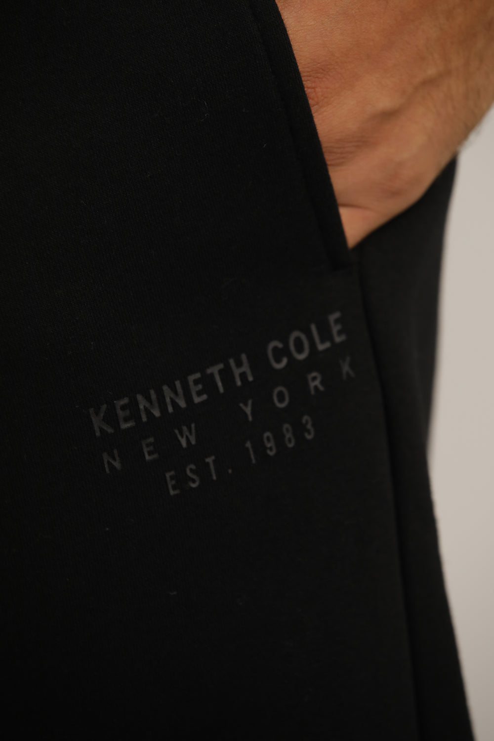 מכנסי ג'וגר ארוכים עם הדפס לוגו | קנת קול