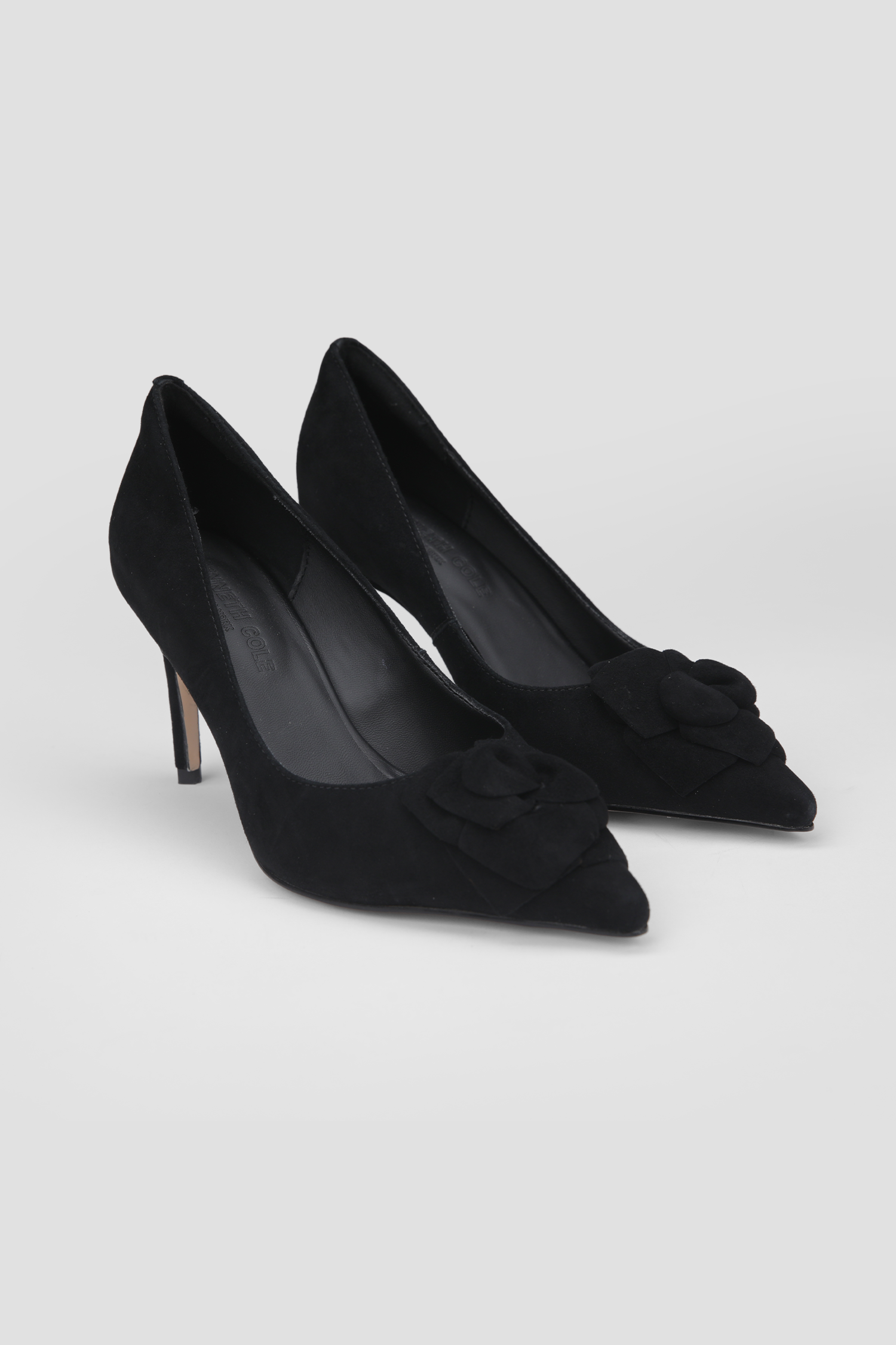 נעלי עקב עם אלמנט פרח | קנת קול