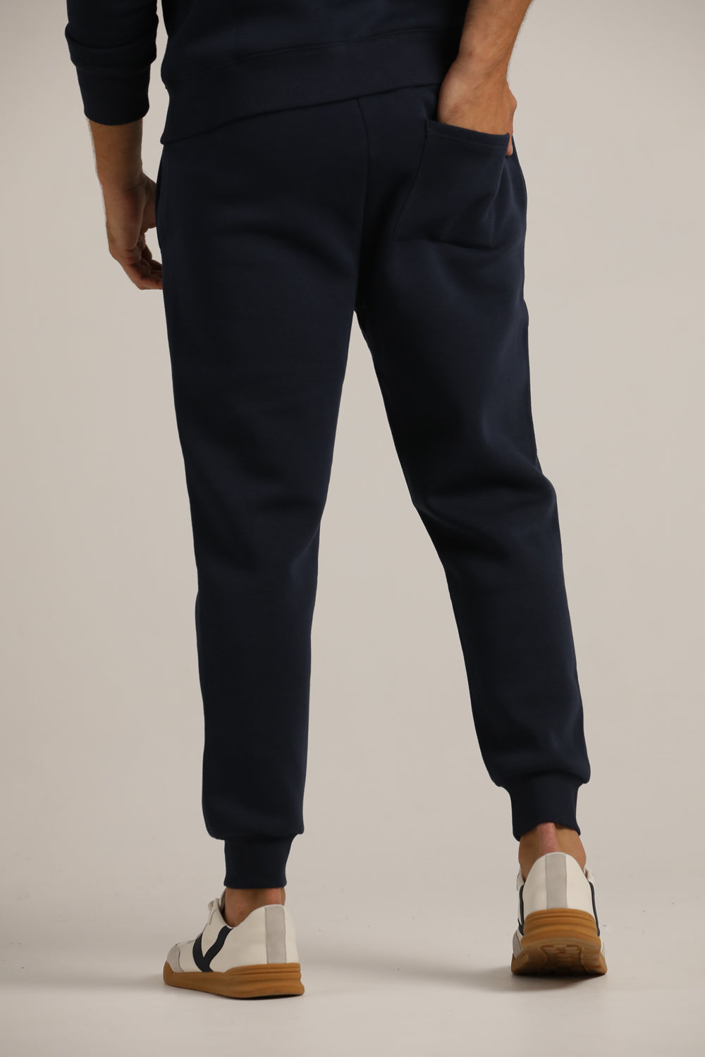 מכנסי טרנינג עם גומי בעקב | קנת קול