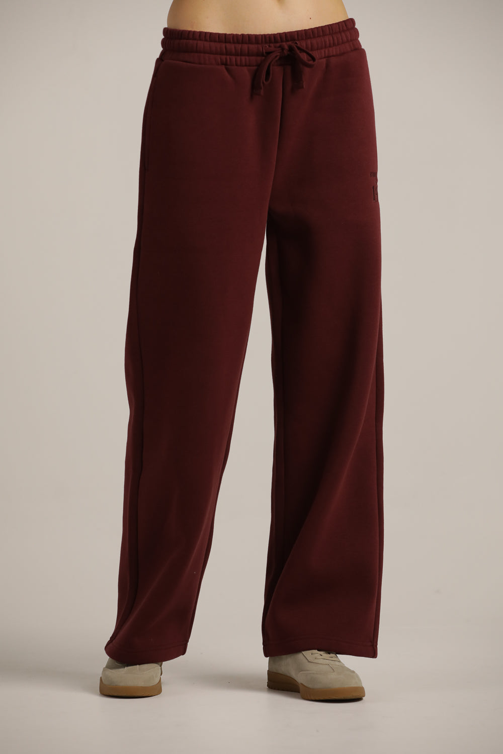 מכנסי טרנינג בגזרה ישרה | קנת קול