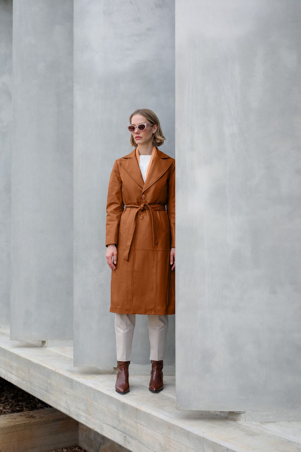 מעיל עור ארוך עור בצבע חום