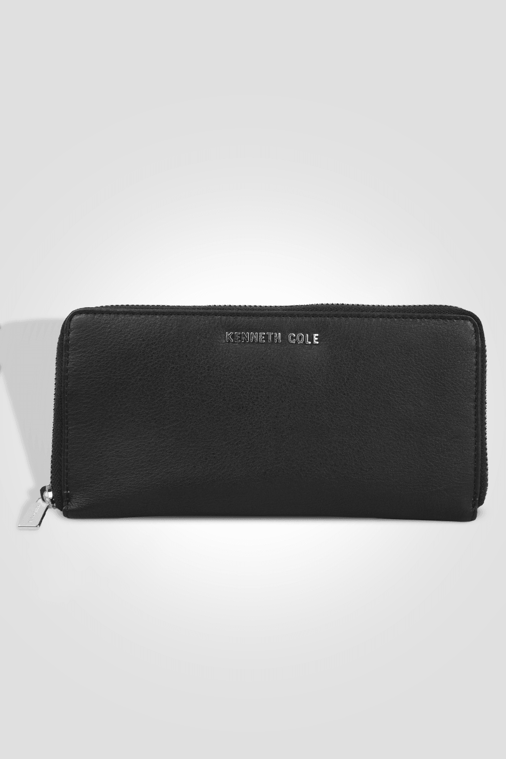 KENNETH COLE - ארנק נשים בצבע שחור עם לוגו כסוף - MASHBIR//365