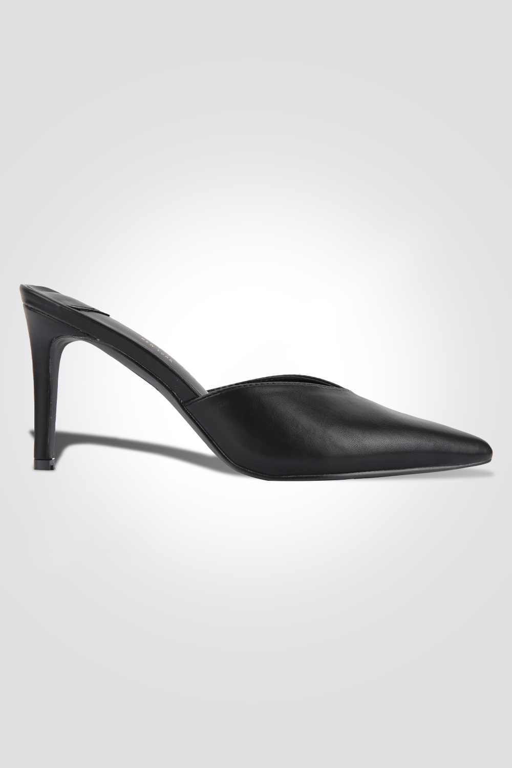 KENNETH COLE - כפכף עקב 8 ס"מ בצבע שחור - MASHBIR//365