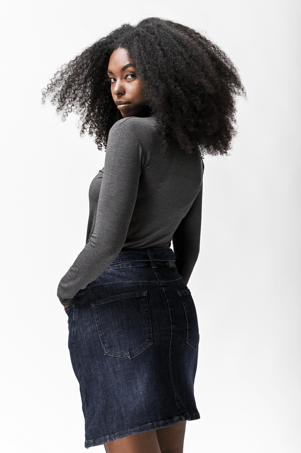 KENNETH COLE - טישירט גולף בצבע אפור - MASHBIR//365