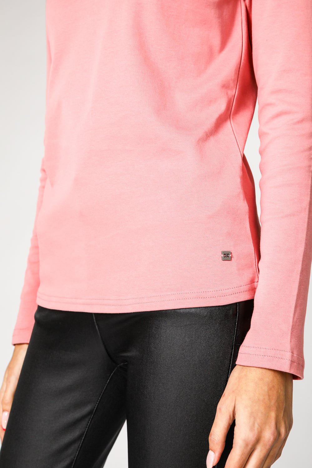 טישירט ארוכה עם מפתח וי | קנת קול