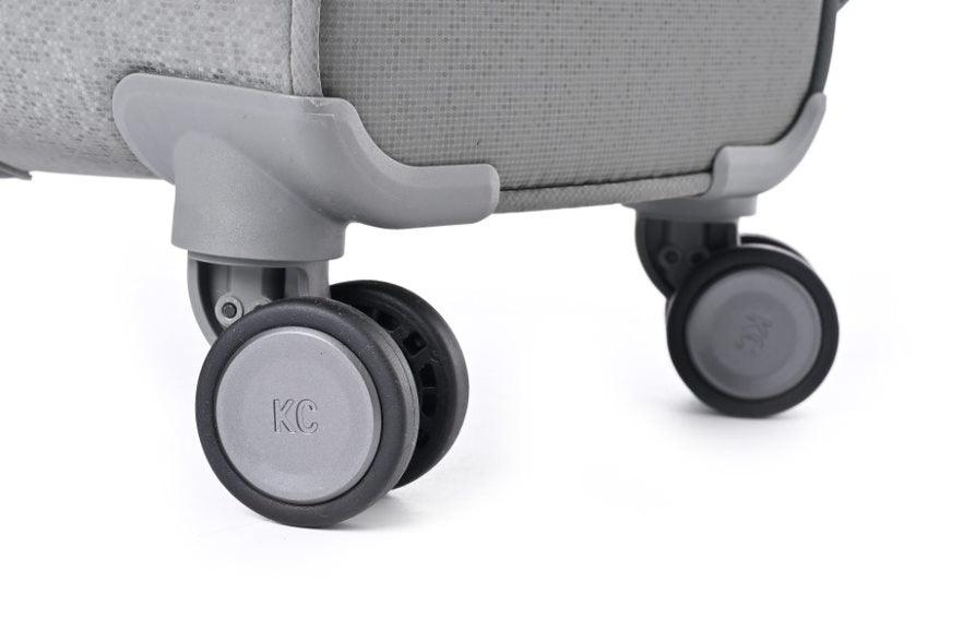 KENNETH COLE - מזוודה מבד בינונית 24'' BROOKLYN בצבע אפור - MASHBIR//365