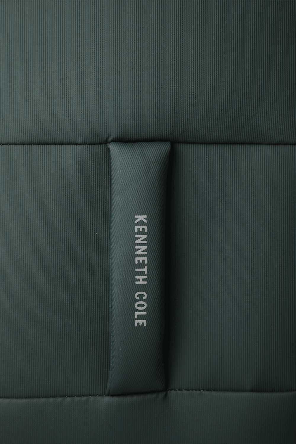 KENNETH COLE - מזוודה מבד גדולה 28" CHELSEA בצבע ירוק - MASHBIR//365