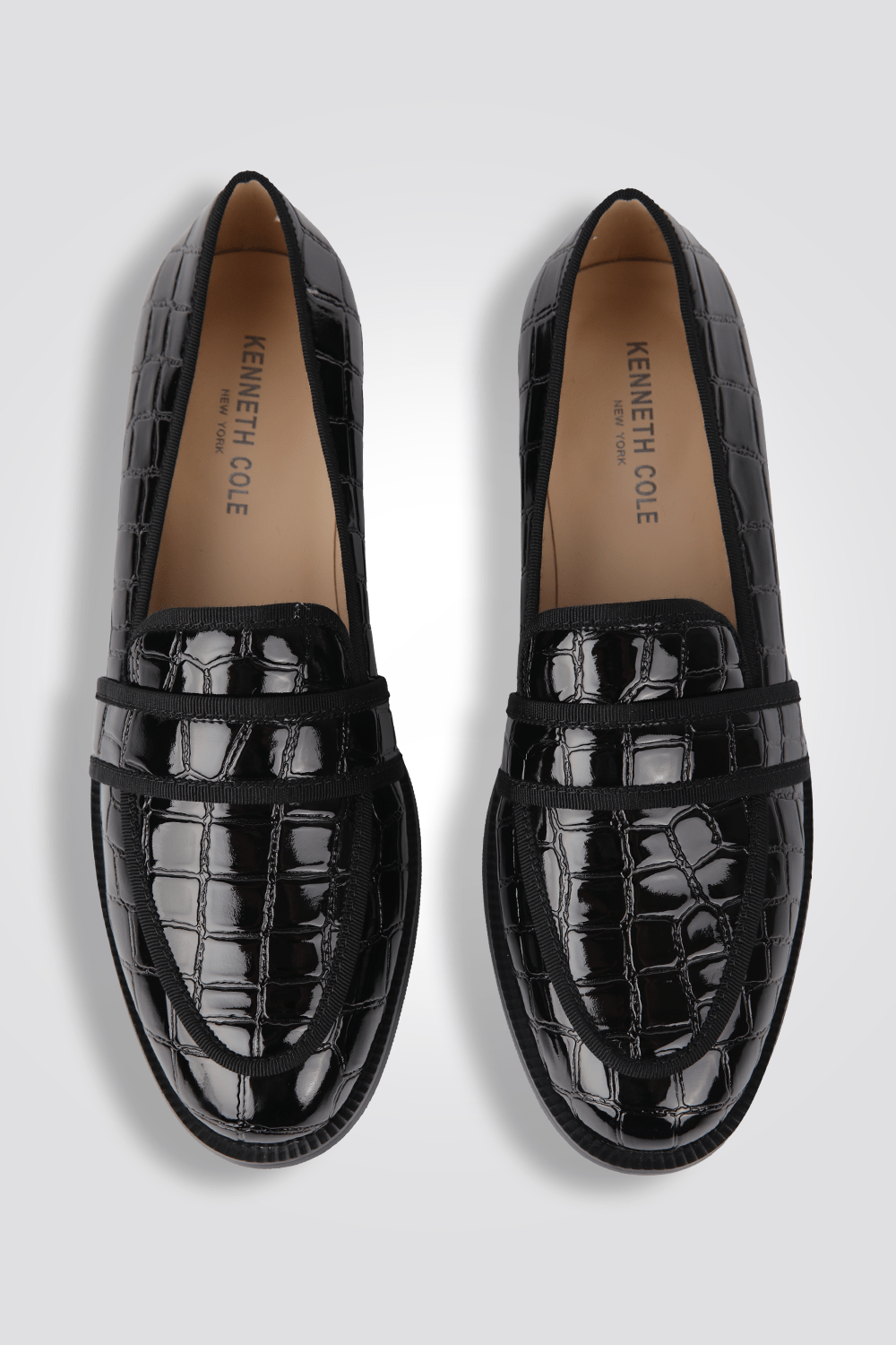 KENNETH COLE - נעלי מוקסין לנשים בצבע שחור - MASHBIR//365