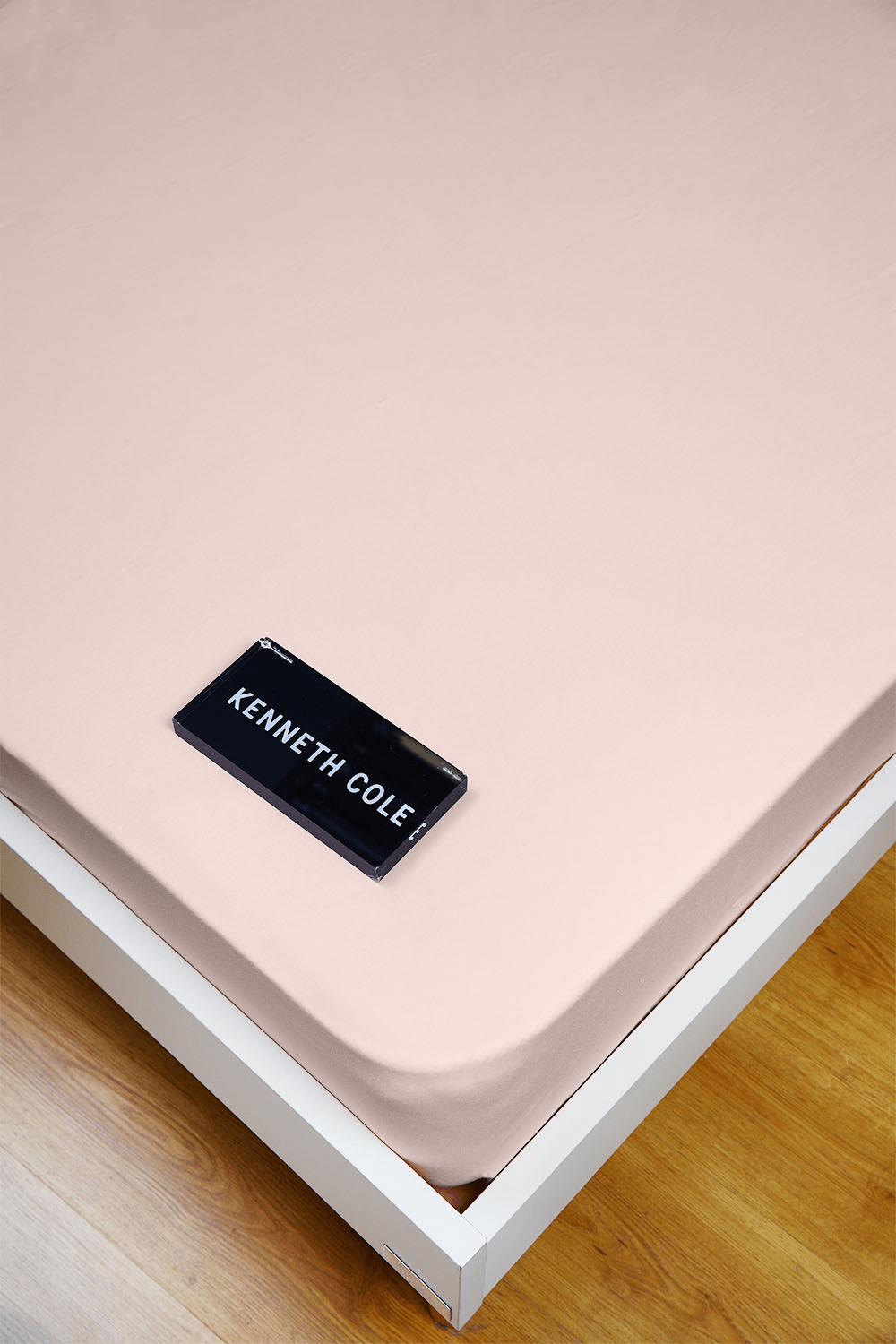 KENNETH COLE - סדין מיטה זוגית 160/200 100% כותנה באריגת סאטן בצבע ורוד - MASHBIR//365