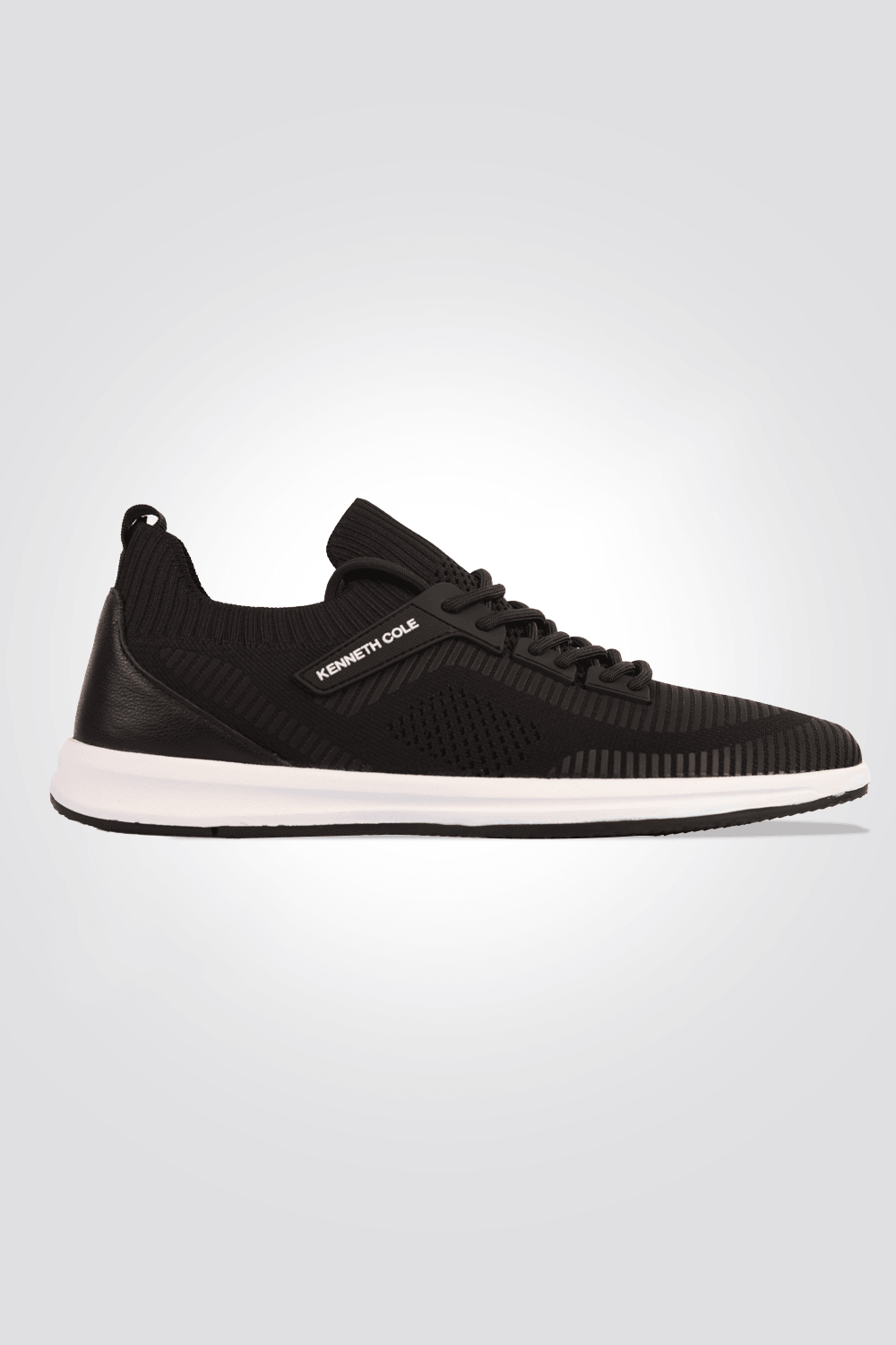 KENNETH COLE - סניקרס STRIPED TRAINER בצבע שחור - MASHBIR//365