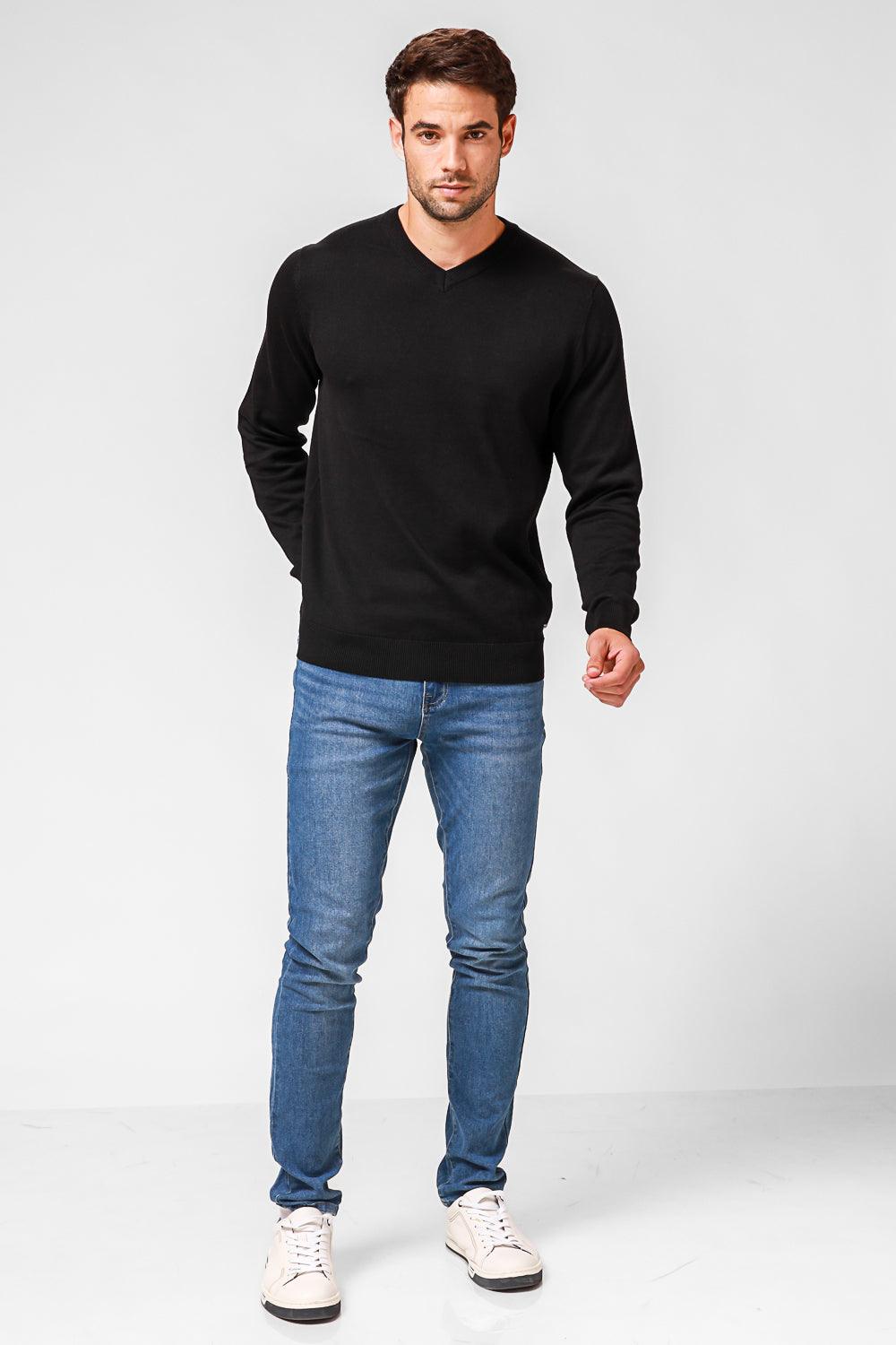 KENNETH COLE - סריג כותנה בייסיק צווארון V בצבע שחור - MASHBIR//365