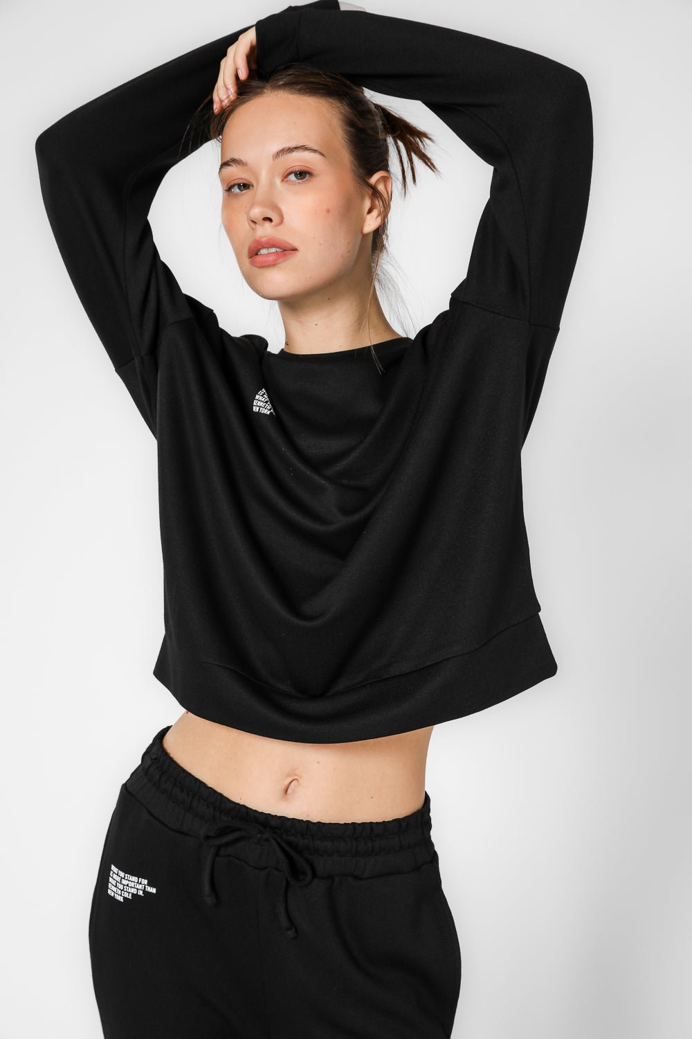 KENNETH COLE - סווטשירט לאונג' עם כיתוב לוגו בצבע שחור - MASHBIR//365