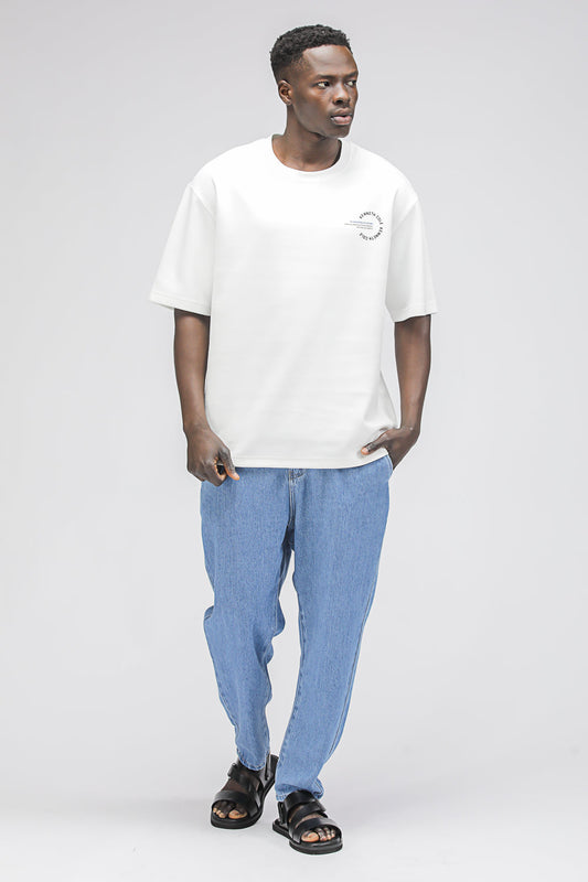 טישירט בגזרה קלאסית עם כיתוב | קנת קול
