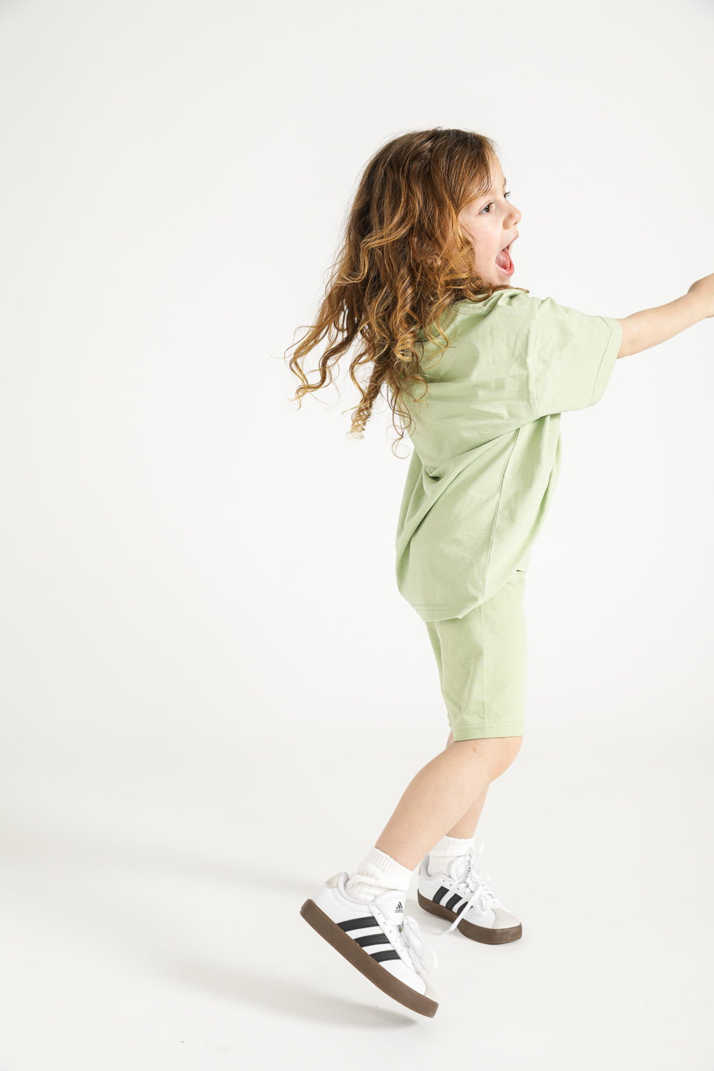 טישירט קצרה עם הדפס מעוצב לילדות | קנת קול 