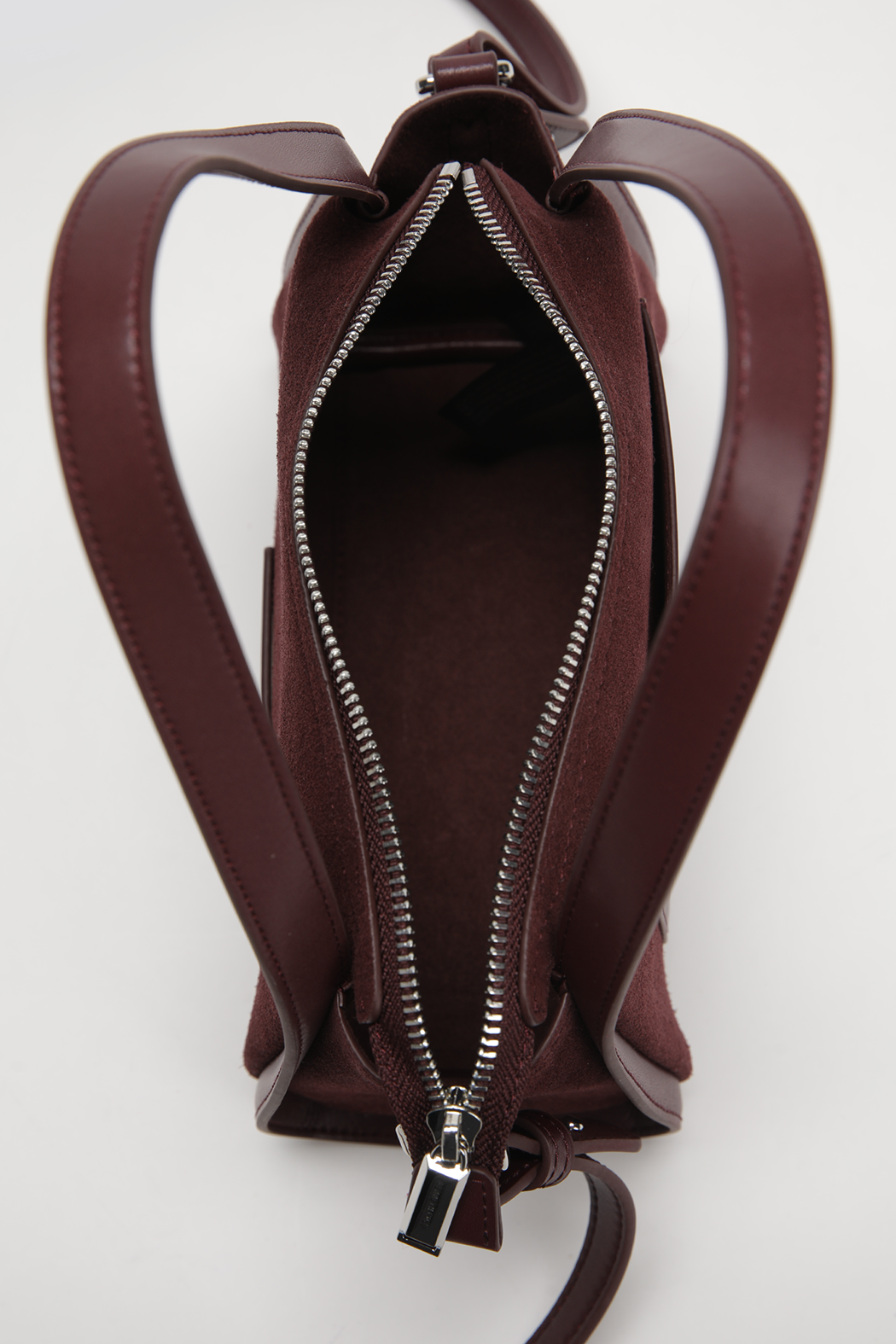 תיק צד עם לוגו מובלט לנשים | קנת קול