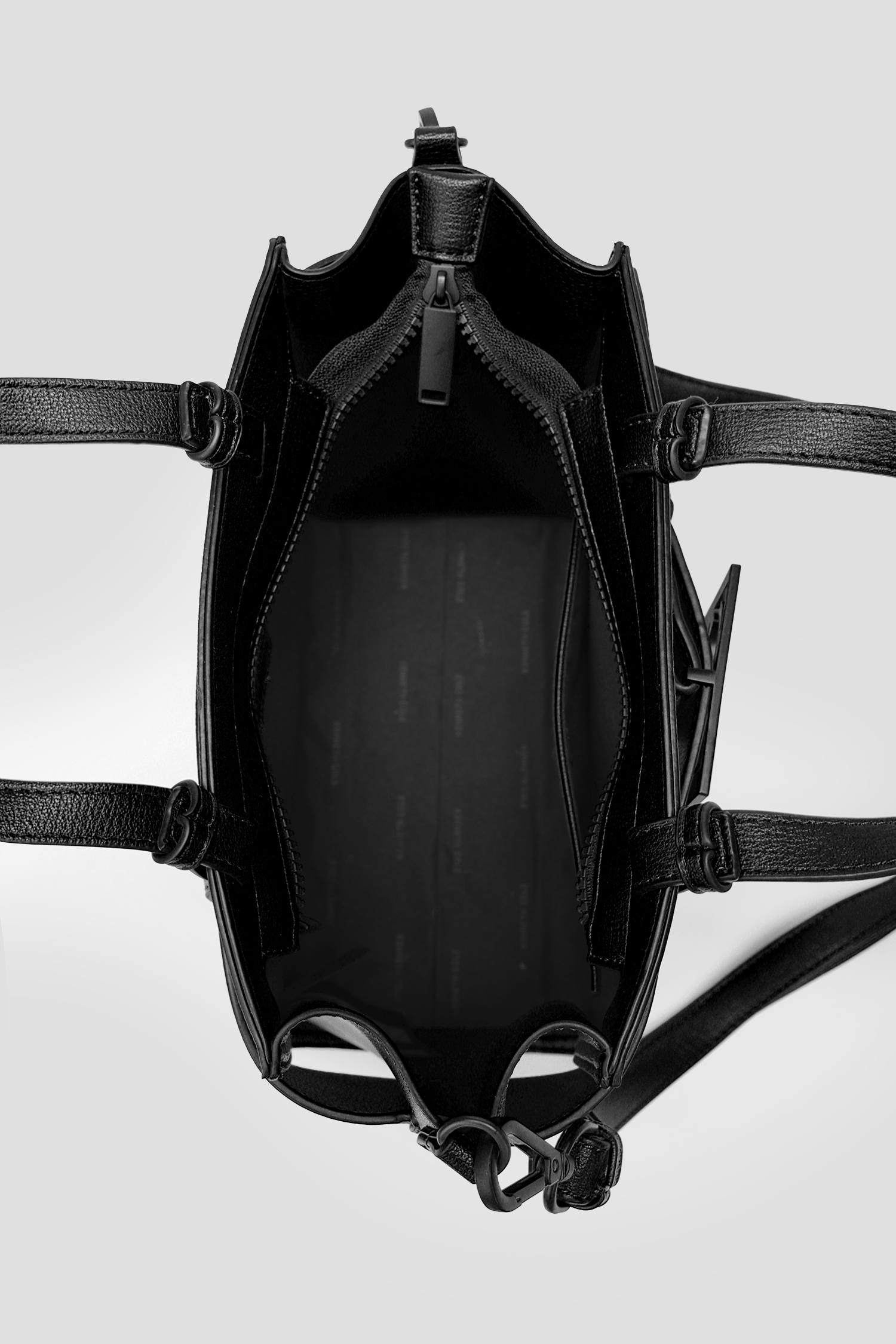 תיק צד עם אבזם ממותג לנשים | קנת קול