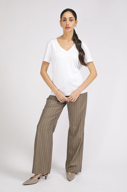 טישירט לנשים מפתח V בגזרה קלאסית | קנת קול